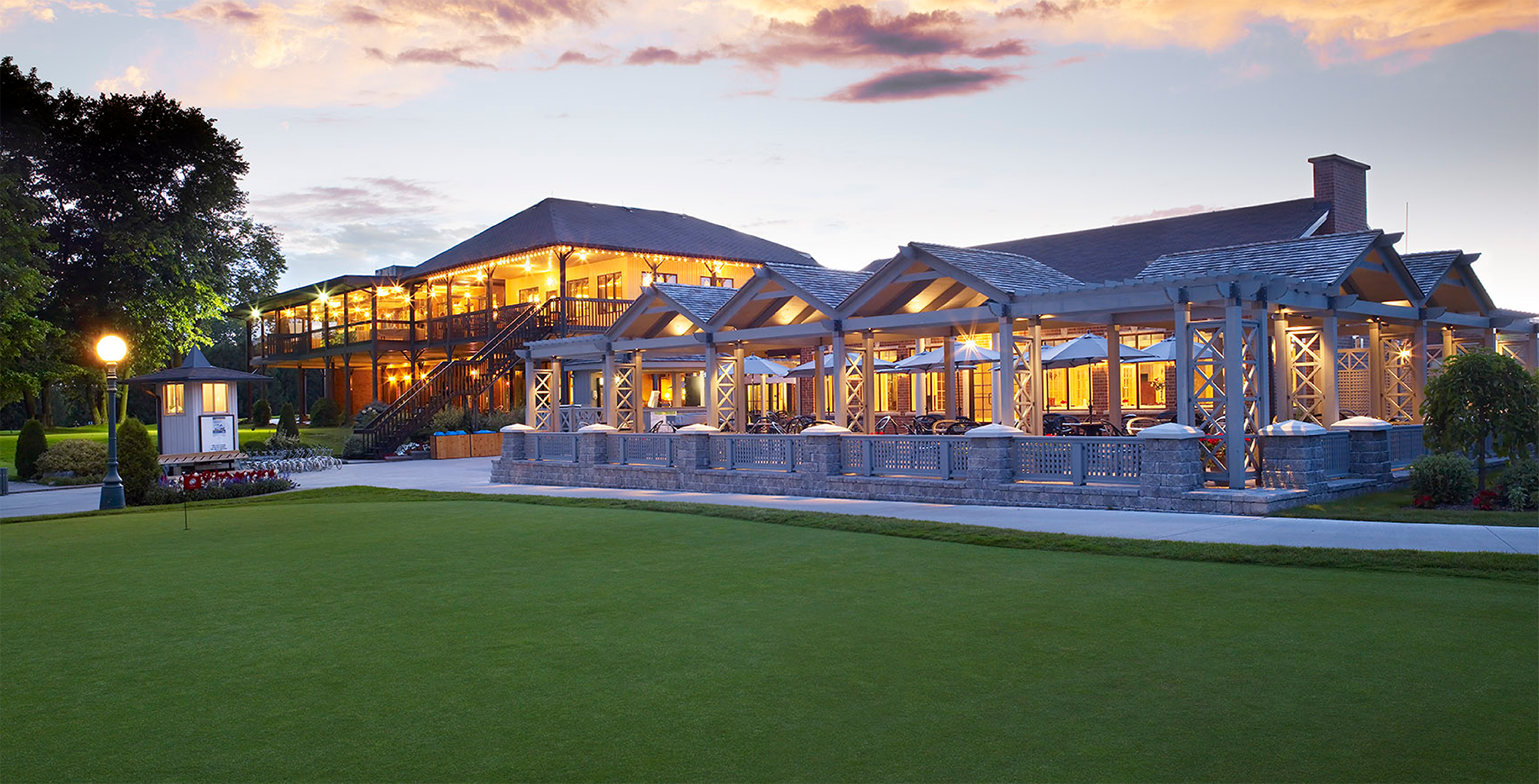 Royal Ashburn Clubhouse at dusk
